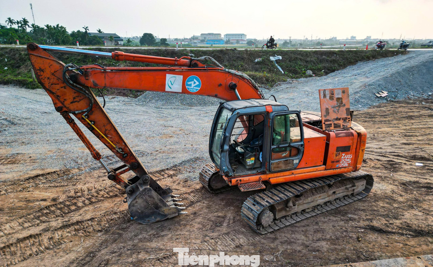 Toàn cảnh công trường thi công cầu Mễ Sở rộng 4 làn xe nối Hà Nội - Hưng Yên. - Ảnh 10