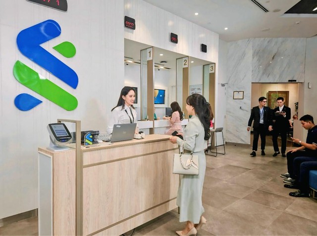 Triển lãm nghệ thuật do Standard Chartered tổ chức thu hút khách hàng ưu tiên - Ảnh 3