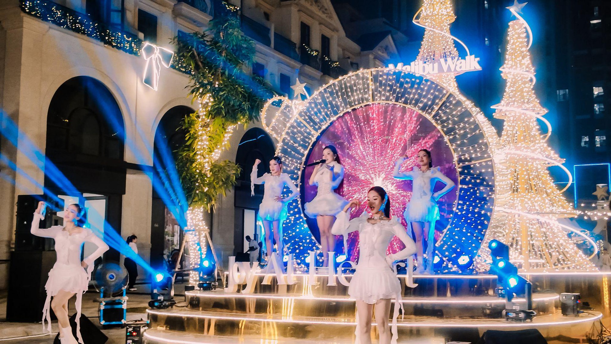 Masterise Homes khai trương Tâm điểm thương mại - dịch vụ - giải trí Malibu Walk tại Ocean Park 1 - Ảnh 2