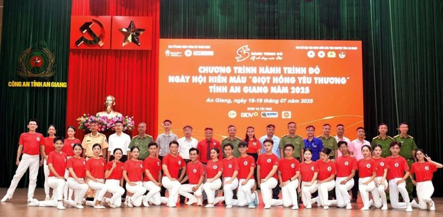 Qui Phúc – 40 năm vươn tầm tiên phong trong ngành nội ngoại thất - Ảnh 3