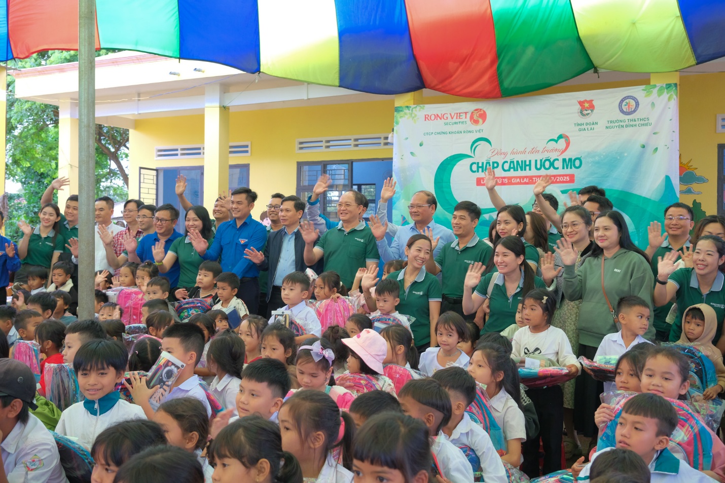 Chứng khoán Rồng Việt kỷ niệm 19 năm “Vững bền giá trị - Vững chắc tương lai” - Ảnh 3