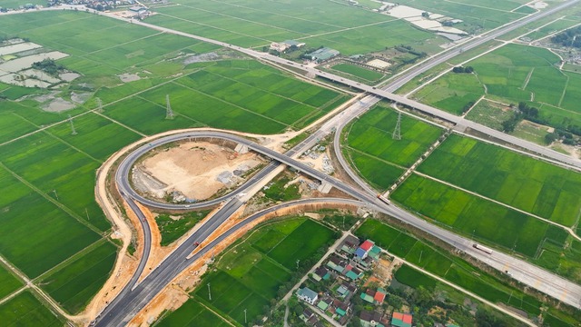 Dấu ấn VINACONEX trên hành trình hoàn thành 3.000 km cao tốc quốc gia - Ảnh 3