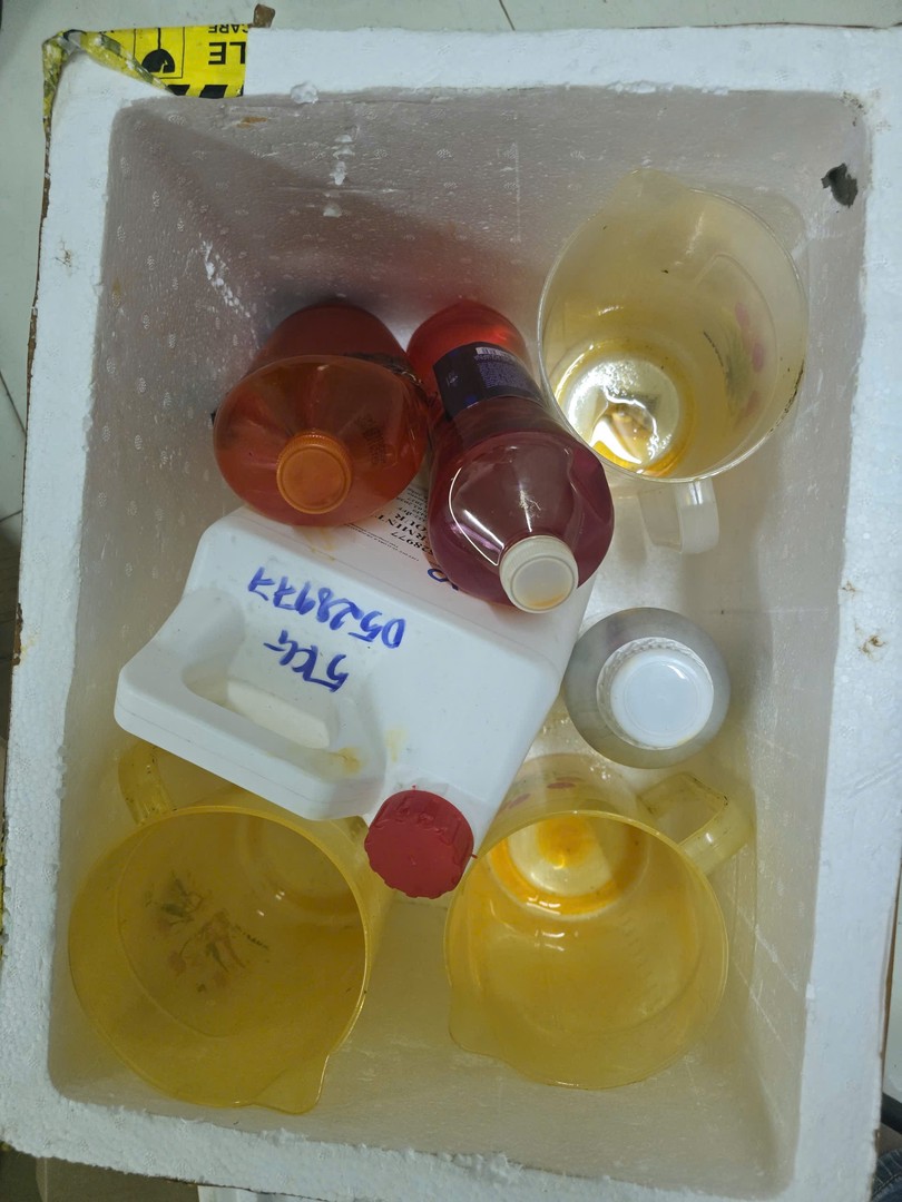 Kiểm tra một căn nhà không số, công an triệt phá đường dây sản xuất dầu gió 'quốc dân' từ hóa chất công nghiệp, tịch thu hơn 4.300 sản phẩm giả - Ảnh 4