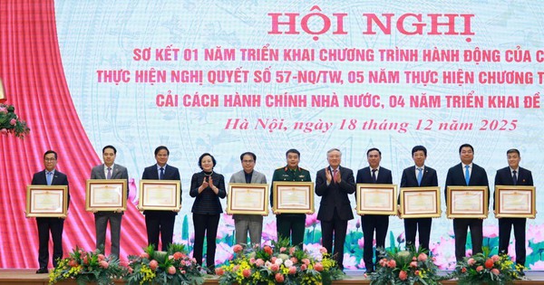 Vietjet nhận Bằng khen của Thủ tướng Chính phủ với thành tích triển khai ứng dụng sinh trắc học trong làm thủ tục bay toàn trình