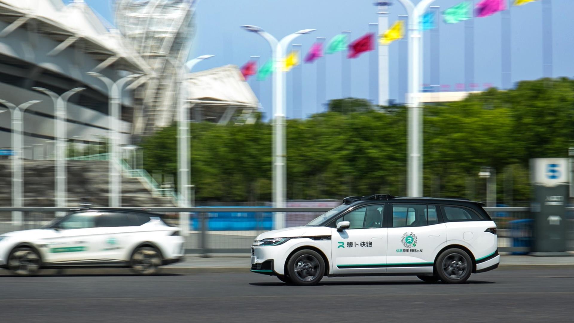 Xe ô tô Trung Quốc vừa gây ra vụ việc chấn động: Còn quá sớm để loại bỏ con người? - Ảnh 1