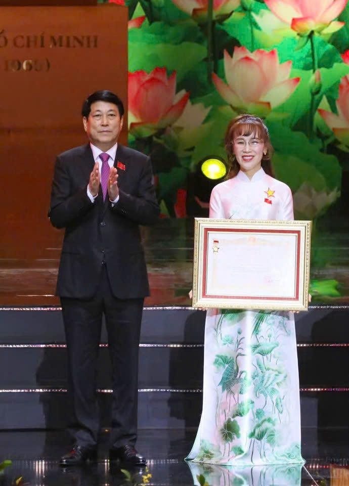 Tiến sĩ Nguyễn Thị Phương Thảo nhận danh hiệu Anh hùng Lao động: Biểu tượng bản lĩnh, khát vọng Việt Nam hùng cường, nhân văn và hội nhập - Ảnh 1