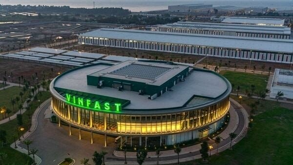 Loạt động thái lớn của tỷ phú Phạm Nhật Vượng tại thị trường đông dân nhất thế giới - Ảnh 1