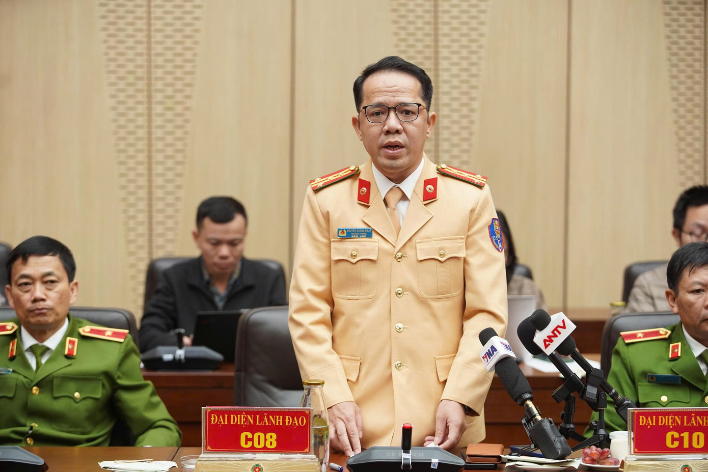 CSGT làm gì khi camera AI 'phủ kín' phố phường? - Ảnh 1