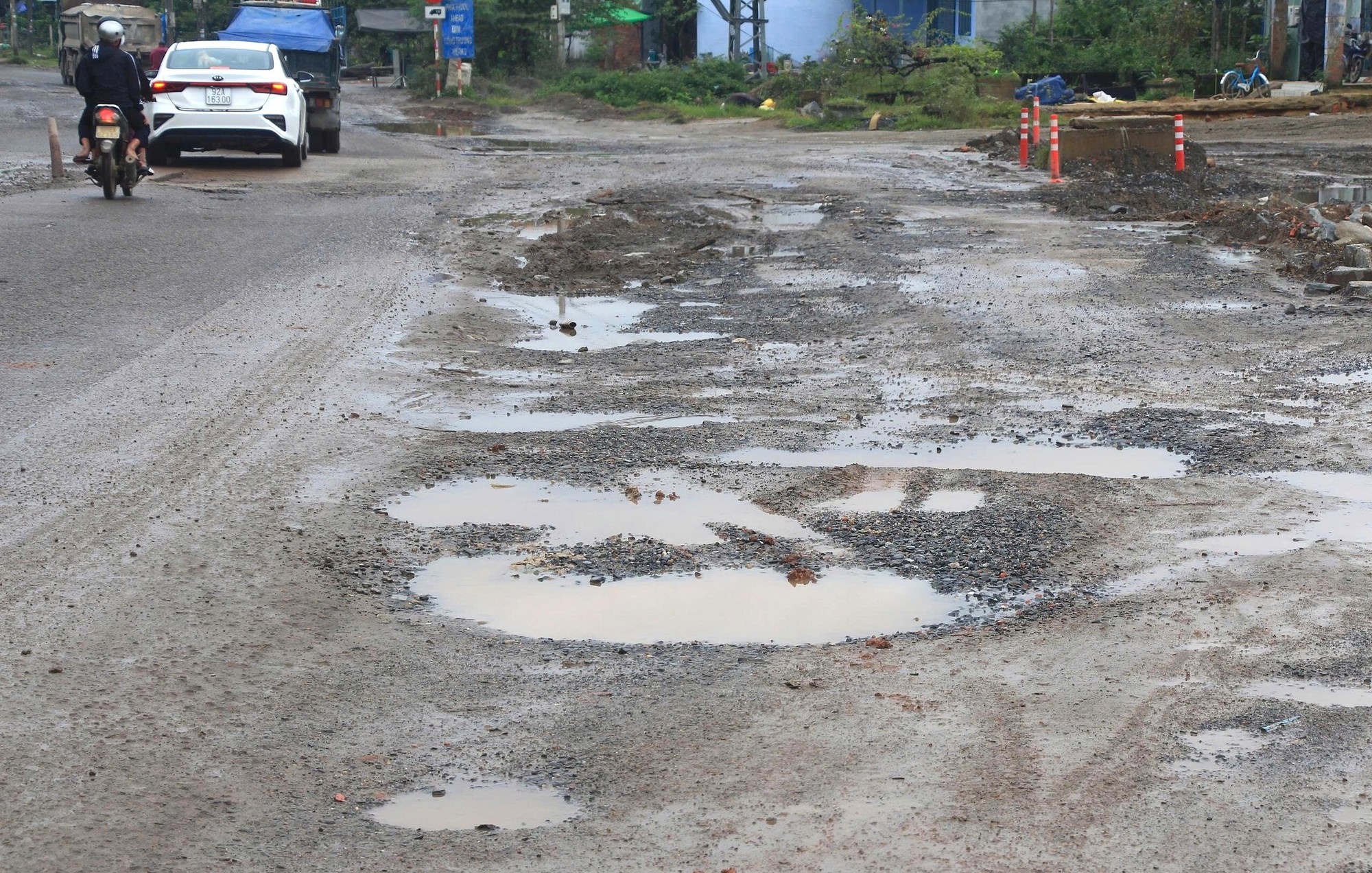Quốc lộ 14B nát như tương, dân ngao ngán dự án cải tạo gần 780 tỷ thi công ì ạch - Ảnh 1