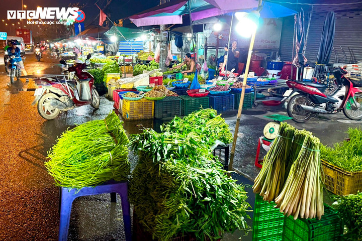 Ớt tươi ở TP.HCM vẫn neo giá 160.000 đồng/kg - Ảnh 2