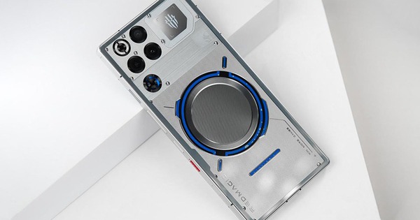 Gaming phone mạnh nhất thị trường REDMAGIC 11 Pro vừa mở đặt trước, giá từ 18,99 triệu đồng