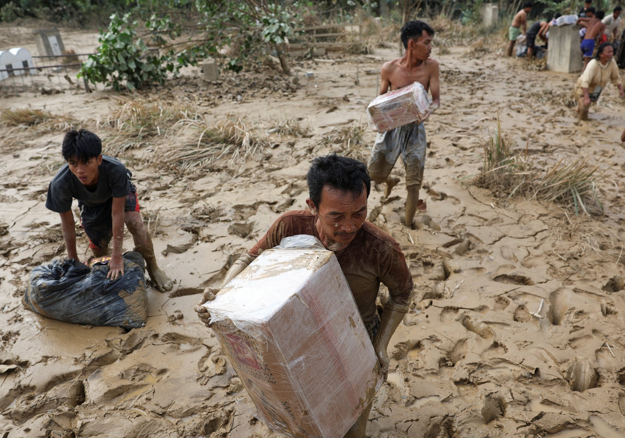 908 người thiệt mạng, 410 người mất tích, nạn đói đe doạ: Indonesia đối mặt với thảm hoạ chưa từng có tiền lệ - Ảnh 2