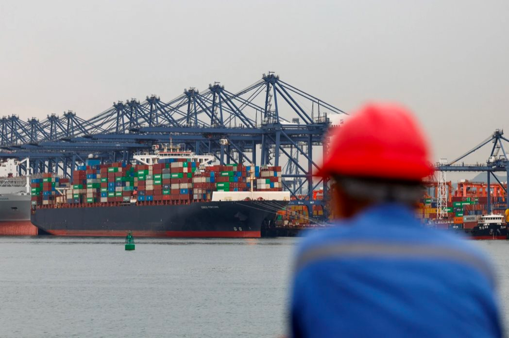 Nghịch lý siết xuất khẩu đất hiếm của Trung Quốc: Càng 'làm khó', doanh nghiệp càng tìm lỗ hổng để tiếp tục bán hàng cho phương Tây - Ảnh 1