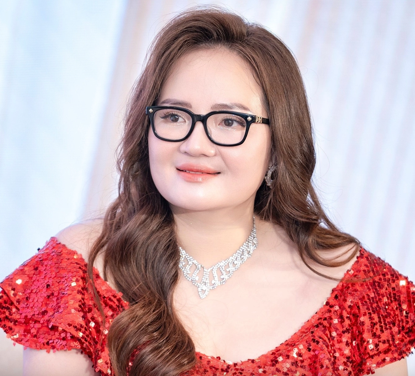 Bộ Công an mở rộng điều tra, giám định sản phẩm trong hệ sinh thái Hoàng Hường - Ảnh 1