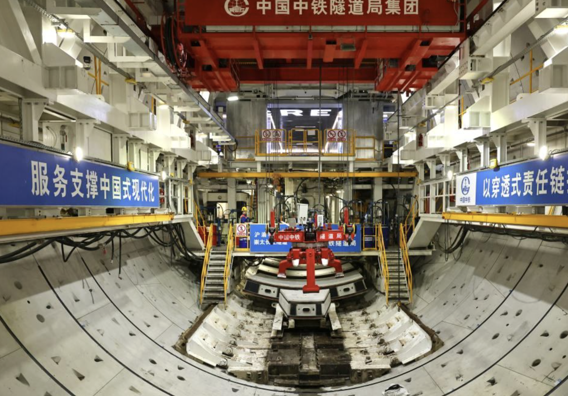 Chưa từng có: ‘Quái vật’ đào hầm nặng 4.000 tấn xuất hiện, khoan liên tục 10 km ở 89 mét dưới lòng sông, có thể khiến ngành xây dựng đường hầm cao tốc thay đổi mãi mãi - Ảnh 1