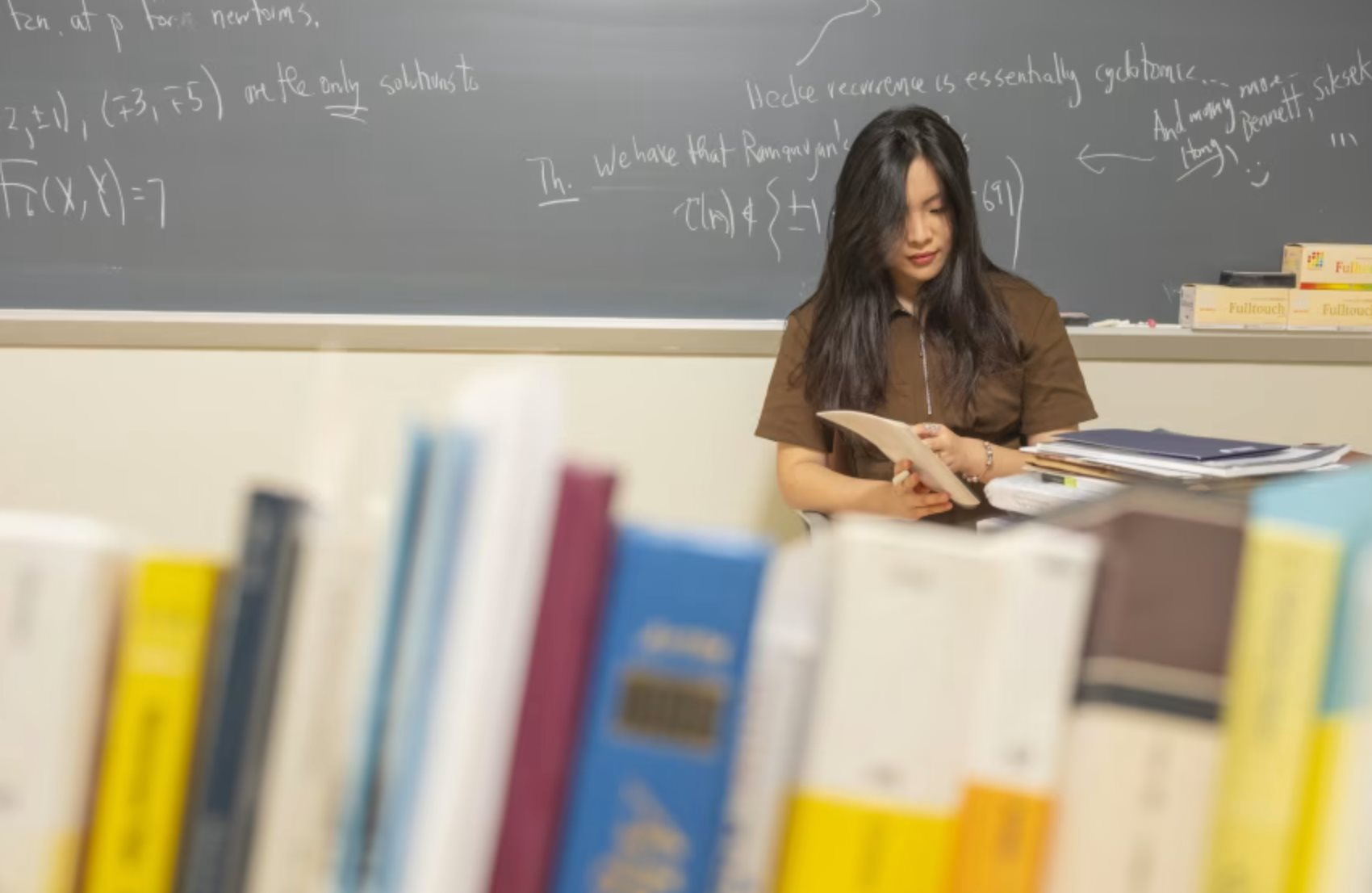 Huyền thoại toán học U60 bỏ sự nghiệp, đầu quân cho 1 startup AI của nữ founder 24 tuổi: Vừa gọi vốn 64 triệu USD, chiêu mộ cả nhân tài của Mark Zuckerberg - Ảnh 4