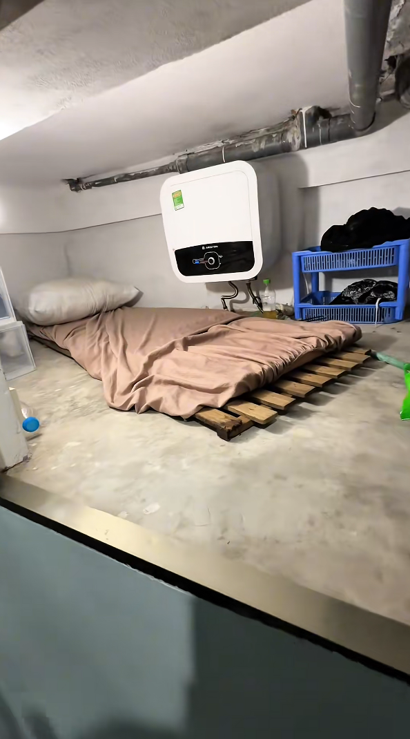 Xôn xao phòng trọ 2m2 giá thuê 500k/ tháng ở Hà Nội: Nhiều điểm bất thường - Ảnh 1