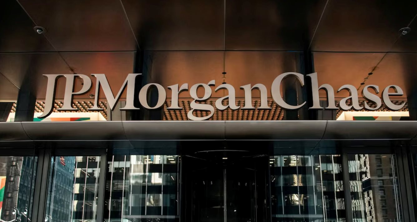 'Cánh tay phải' của Warren Buffett xin từ chức, Berkshire Hathaway bước vào giai đoạn chuyển giao lãnh đạo khốc liệt - Ảnh 1