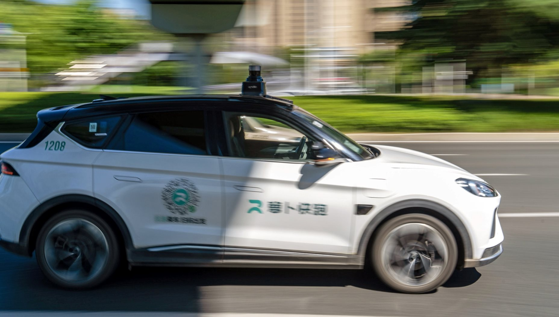 Chỉ có thể là Trung Quốc: Lắp gần 20 triệu trạm sạc giúp pin đầy trong 5 phút, 2 thập kỷ xây xong 30.000 dặm tàu siêu nhanh - Ảnh 2