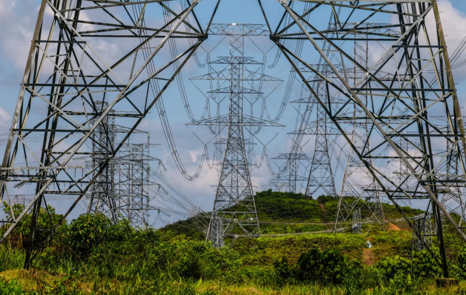 Quốc gia ĐNÁ khiến phần còn lại của thế giới 'phát cuồng': Trung tâm dữ liệu mọc lên như nấm, dự kiến tạo ra 40.000 việc làm - Ảnh 4