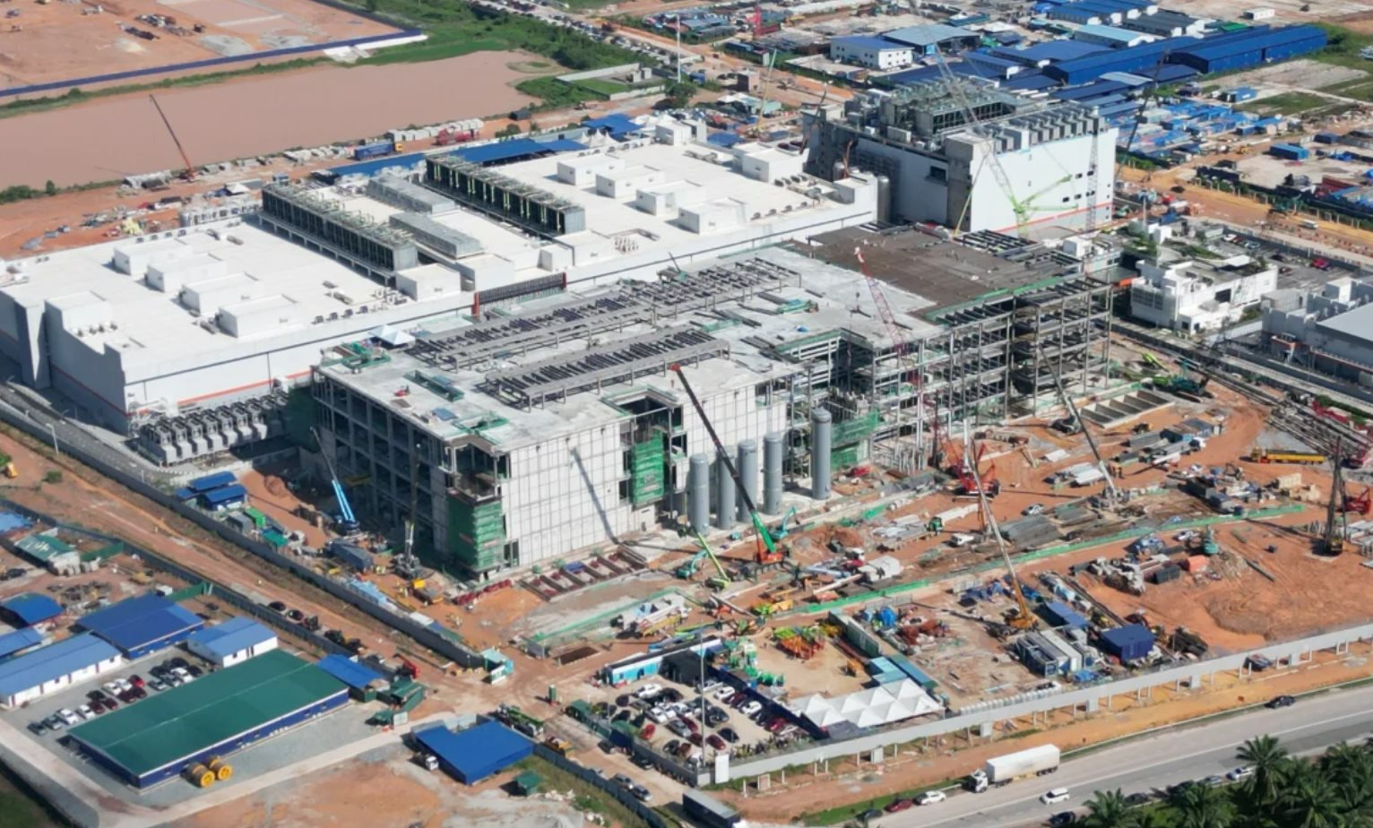 Quốc gia ĐNÁ khiến phần còn lại của thế giới 'phát cuồng': Trung tâm dữ liệu mọc lên như nấm, dự kiến tạo ra 40.000 việc làm - Ảnh 3