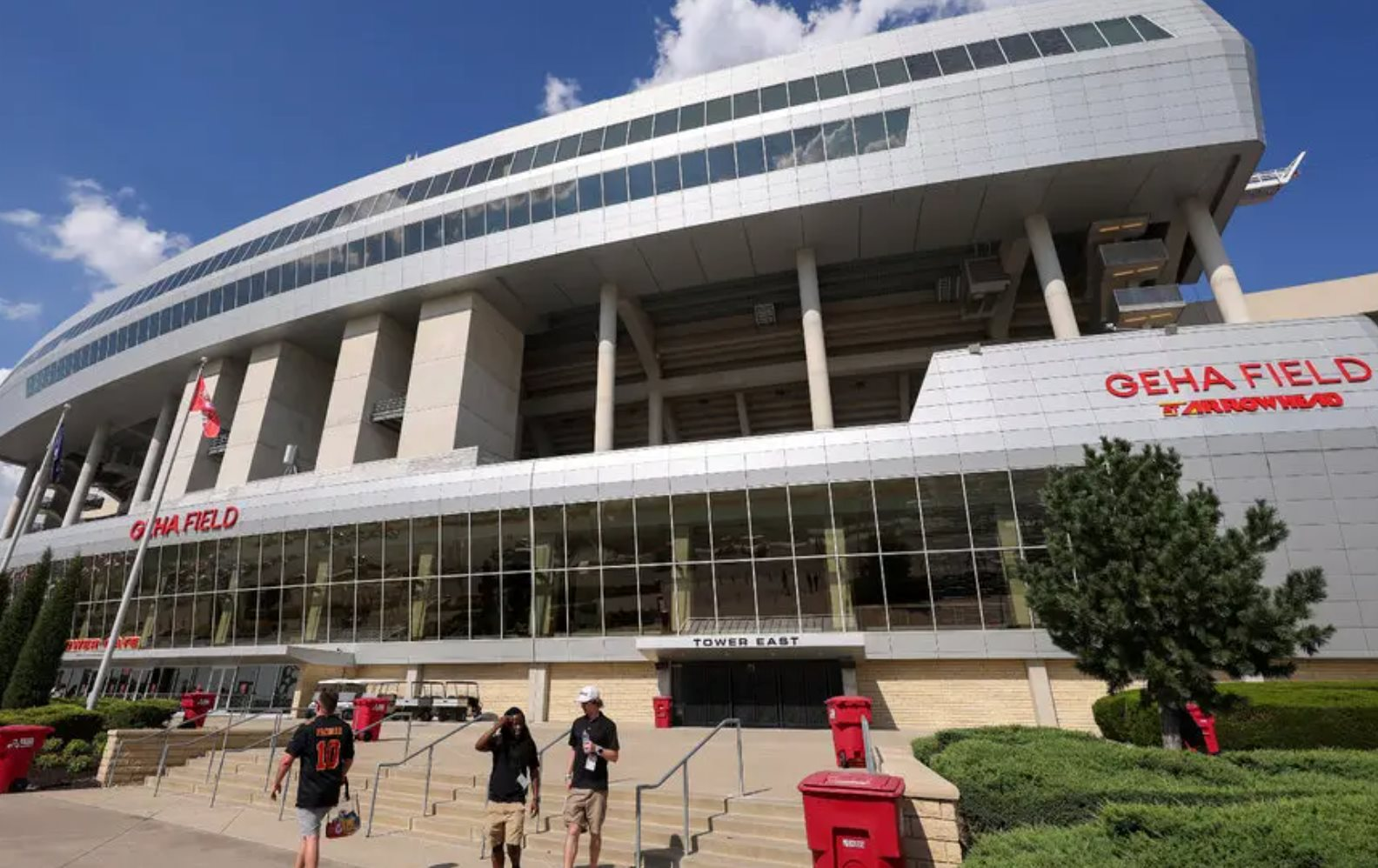 'Mùa đông' của ngành công nghiệp du lịch Mỹ: Mất trắng 4,5 triệu lượt khách quốc tế, World Cup cũng không thể cứu vãn - Ảnh 3