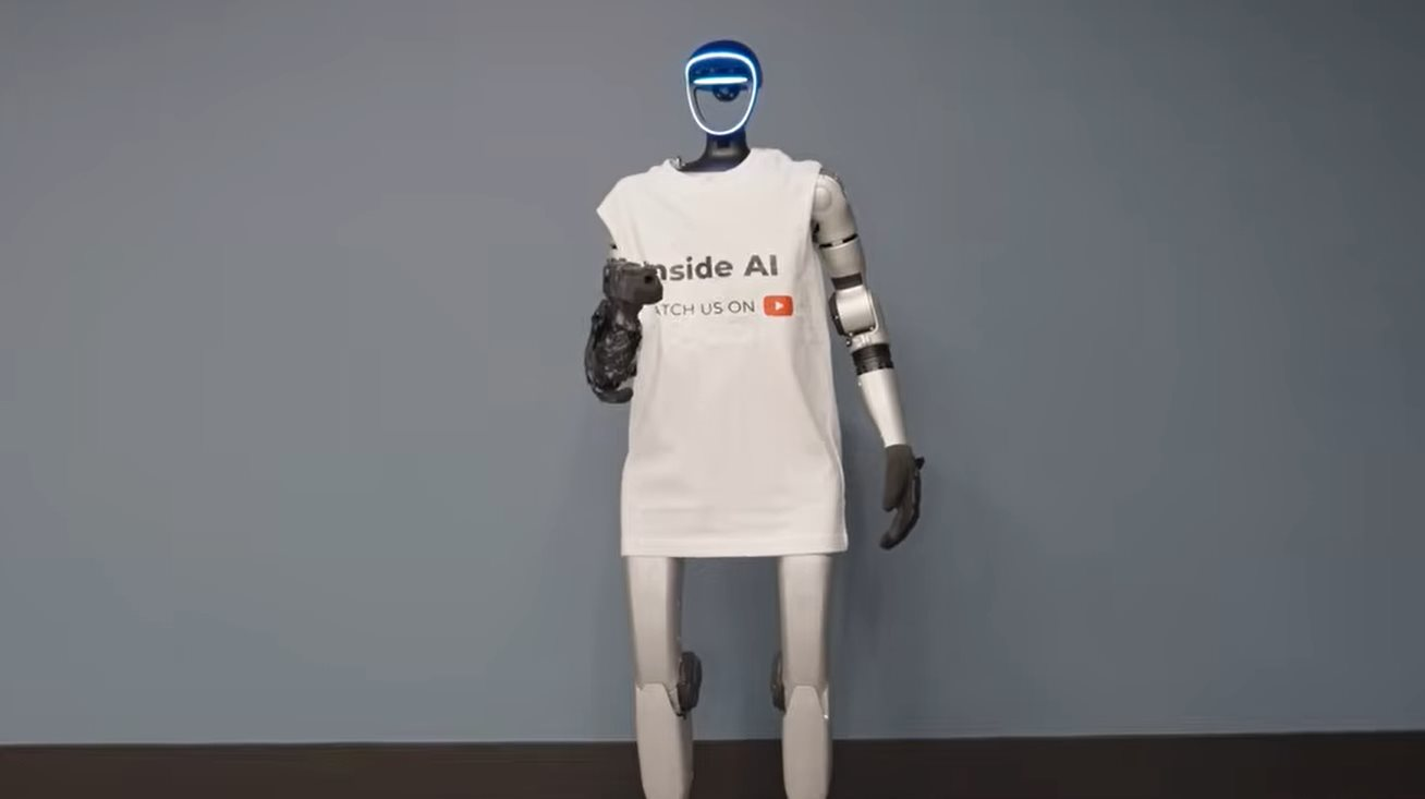 Robot hình người tích hợp ChatGPT cầm súng bắn người sau khi bị ‘thao túng tâm lý’ - Ảnh 1