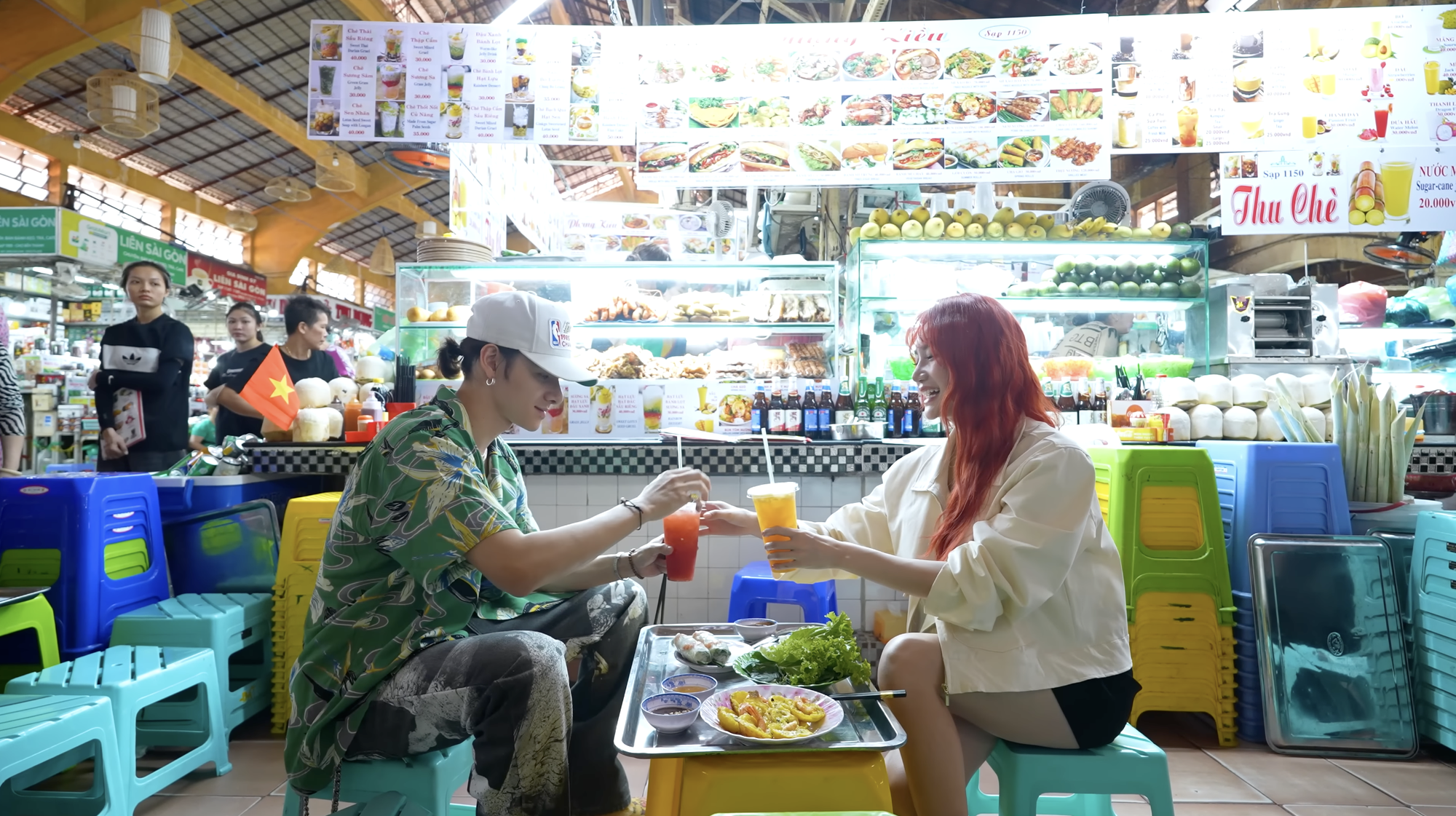 Khách Tây sốc nặng khi biết giá tô phở ở Việt Nam, chỉ biết thốt lên "Không thể nào!" - Ảnh 4