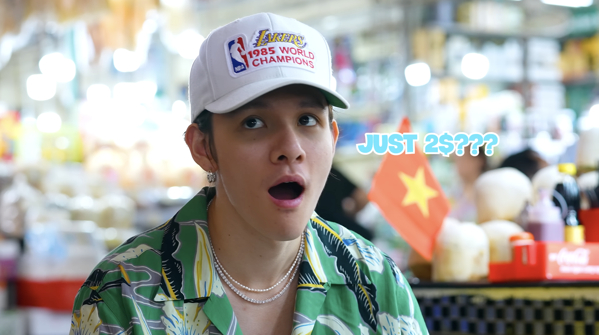 Khách Tây sốc nặng khi biết giá tô phở ở Việt Nam, chỉ biết thốt lên "Không thể nào!" - Ảnh 7