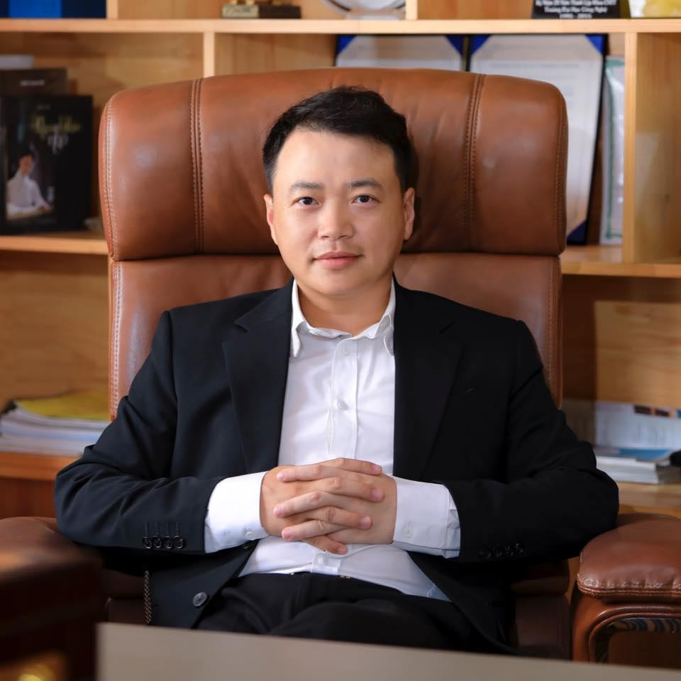 Khởi tố thêm tội danh trốn thuế với Shark Bình - Ảnh 1