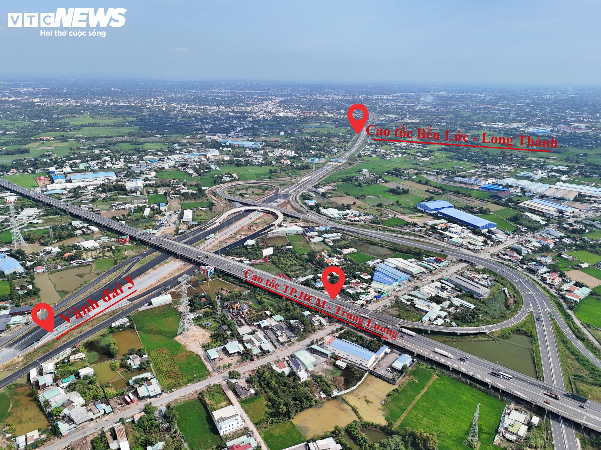 Cận cảnh siêu nút giao nối 3 cao tốc qua TP.HCM trước ngày thông xe kỹ thuật - Ảnh 1