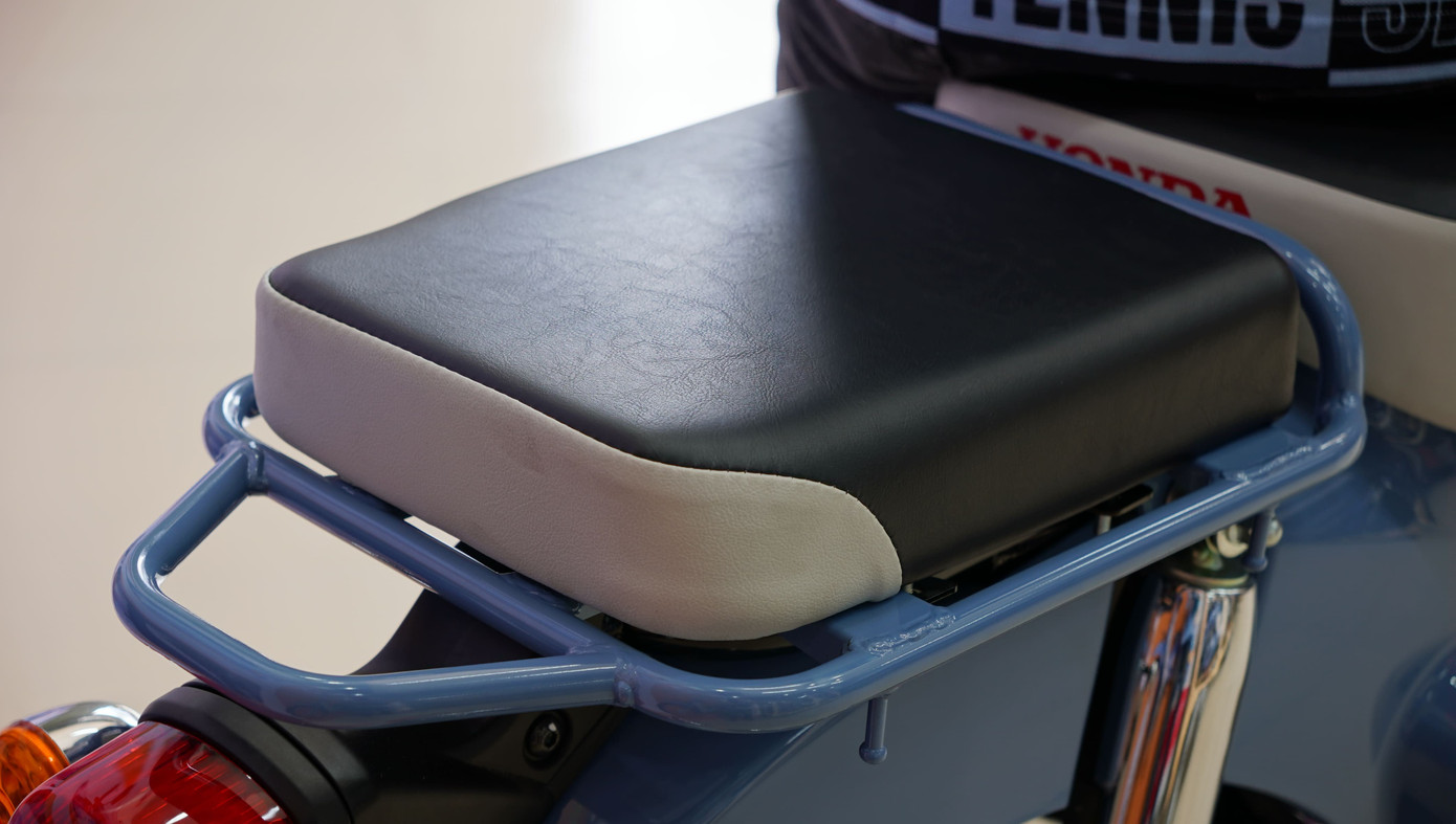 Bản độ ‘nhẹ’ Honda Super Cub 50 Final Edition giá trên 100 triệu đồng - Ảnh 10