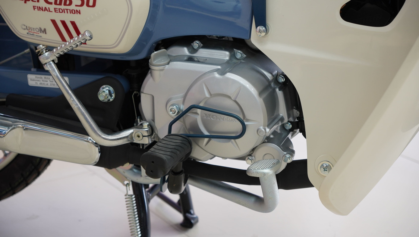 Bản độ ‘nhẹ’ Honda Super Cub 50 Final Edition giá trên 100 triệu đồng - Ảnh 14