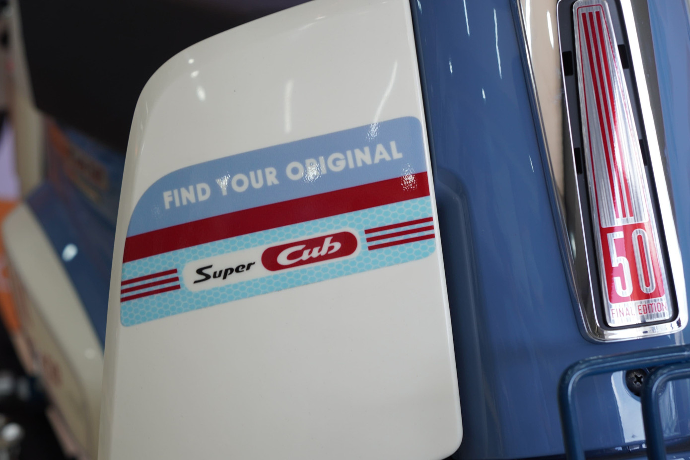 Bản độ ‘nhẹ’ Honda Super Cub 50 Final Edition giá trên 100 triệu đồng - Ảnh 4