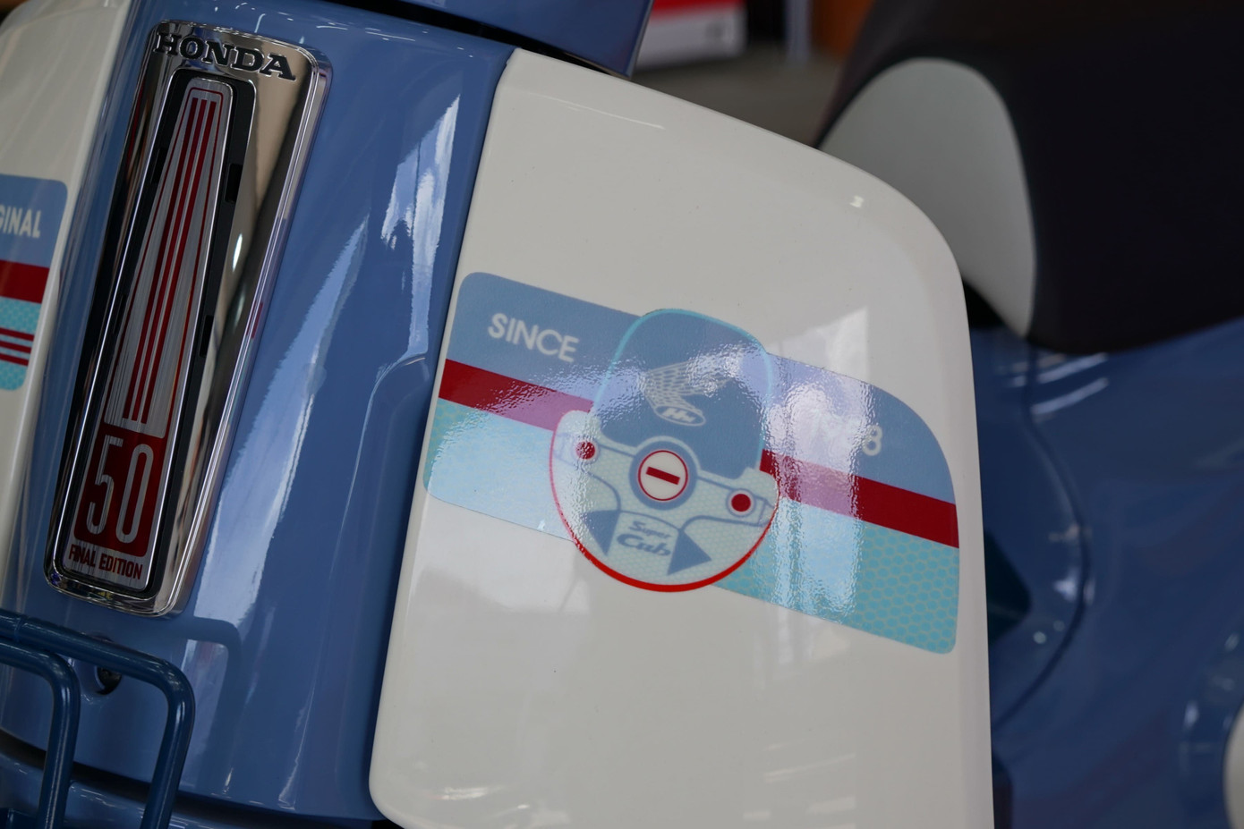 Bản độ ‘nhẹ’ Honda Super Cub 50 Final Edition giá trên 100 triệu đồng - Ảnh 5