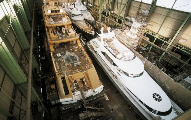 Bạn bảo dưỡng xe hết bao nhiêu? Người đàn ông này chi hơn 1.000 tỷ để ‘bảo dưỡng’ siêu du thuyền trị giá 13.000 tỷ của mình - Ảnh 1