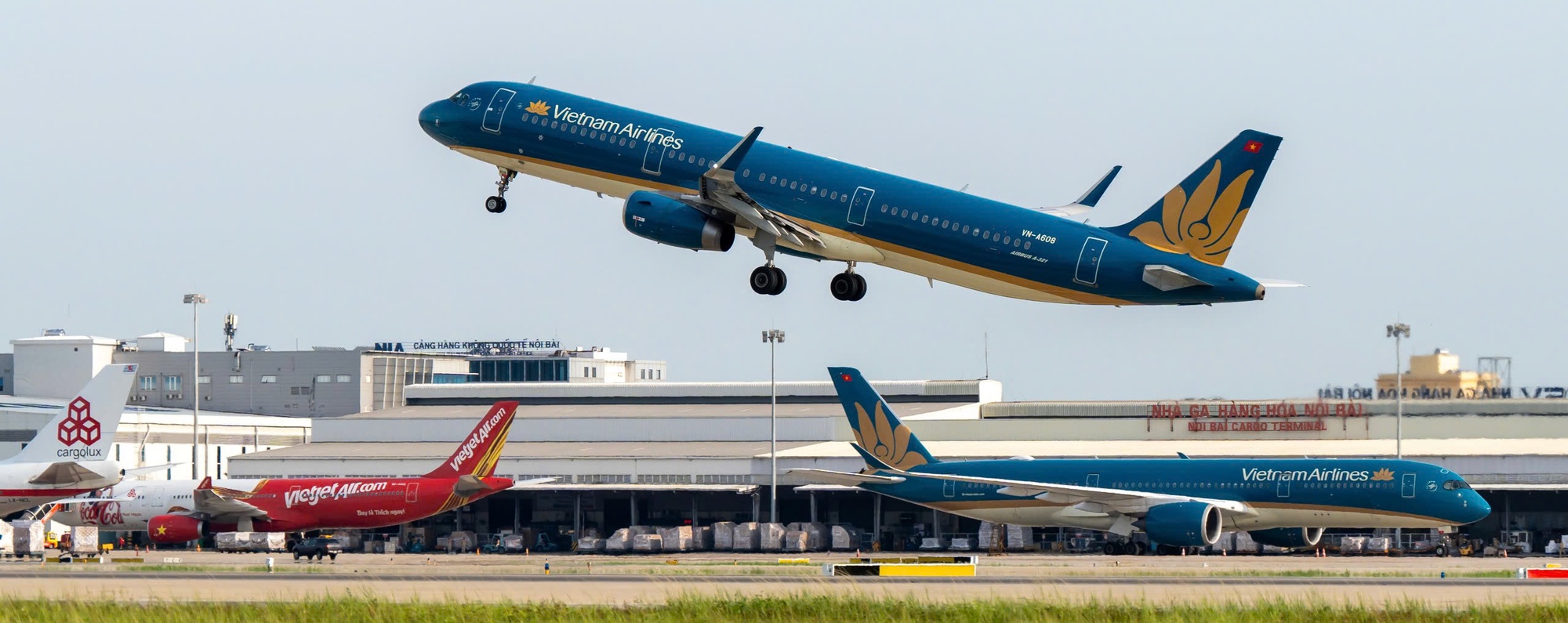 Hàng không Việt Nam phục hồi mạnh mẽ với tăng trưởng 2 con số 2025 - Ảnh 1