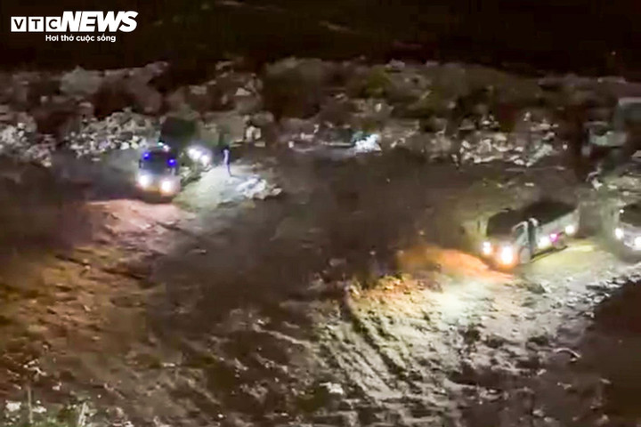 Hà Nội: Dân ngán ngẩm đường Tam Trinh làm 10 năm chưa xong, nay lại thêm bãi rác khổng lồ - Ảnh 3