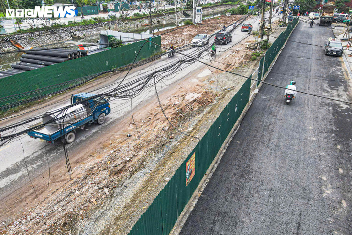 Hà Nội: Dân ngán ngẩm đường Tam Trinh làm 10 năm chưa xong, nay lại thêm bãi rác khổng lồ - Ảnh 1