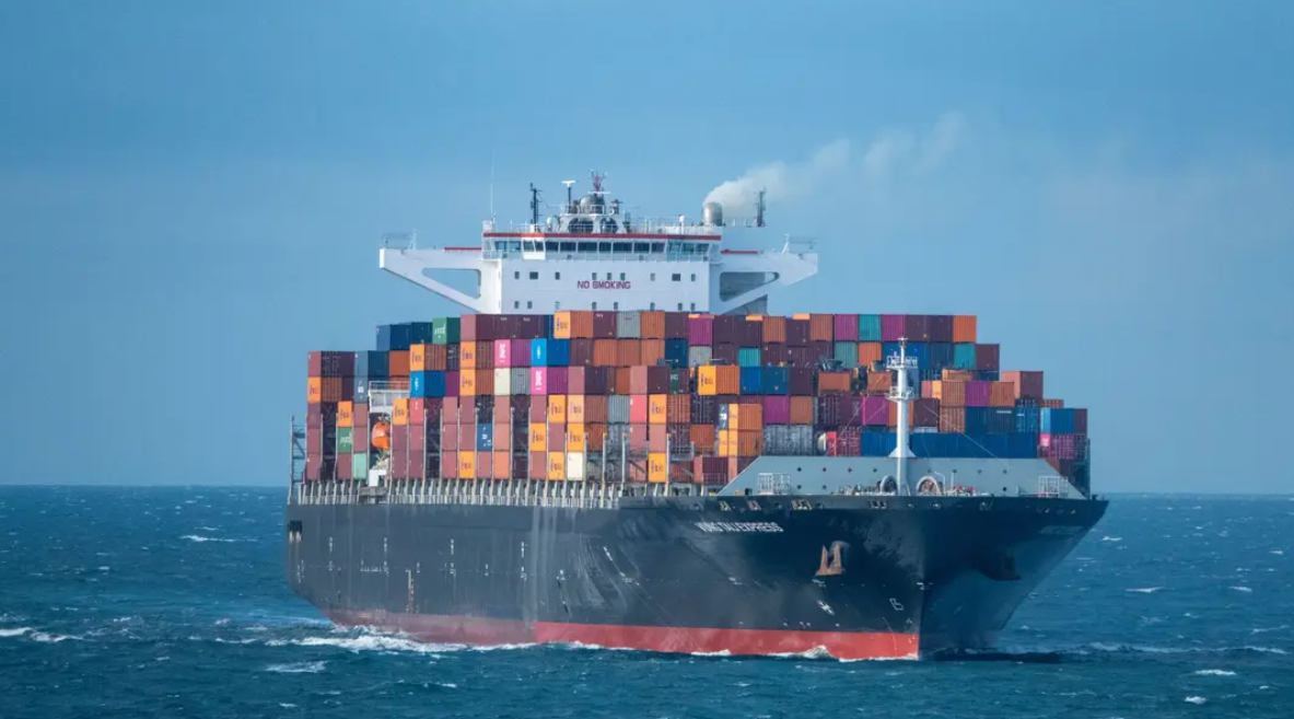 Trung Quốc lộ kế hoạch về "siêu tàu đầu tiên trên thế giới" rung chuyển ngành vận tải biển toàn cầu - Ảnh 1