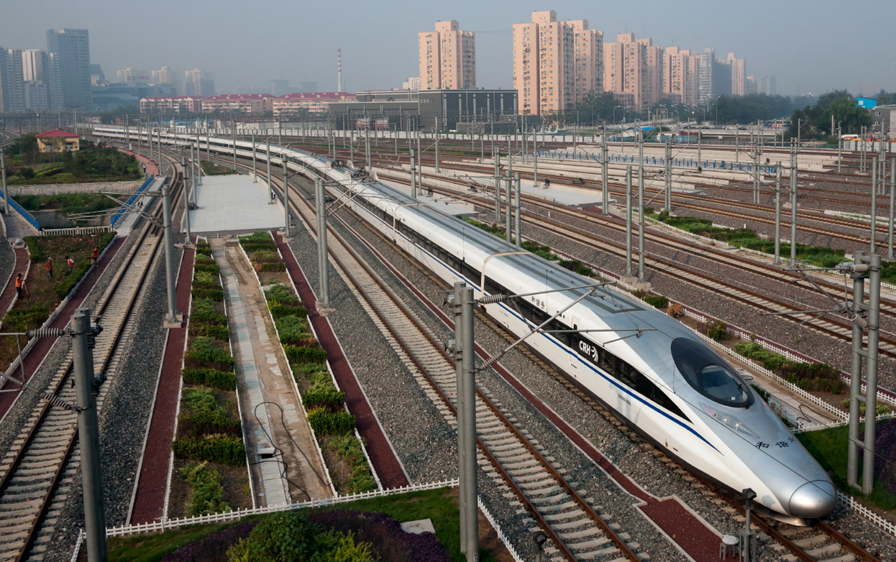 Trung Quốc vận hành tuyến đường sắt cao tốc mới, củng cố vị thế dẫn đầu toàn cầu - Ảnh 2