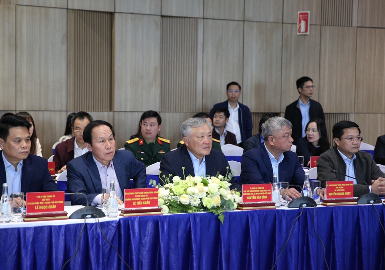 Phó Thủ tướng Thường trực Nguyễn Hòa Bình thăm Công ty VinFast và Cảng container Quốc tế Hateco Hải Phòng - Ảnh 5