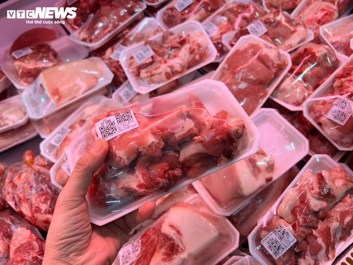 Giá thịt, trứng tăng mạnh, người tiêu dùng xoay xở thế nào mùa cận Tết? - Ảnh 4