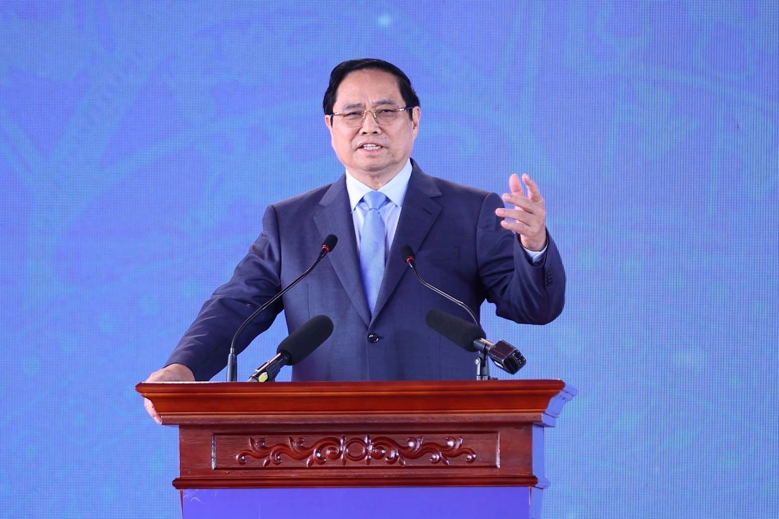 Thủ tướng trao tặng phần thưởng cao quý cho Tập đoàn Sơn Hải và Đèo Cả tại sự kiện trọng đại của đất nước - Ảnh 1