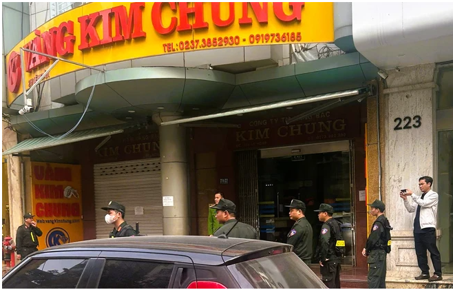 Thu 5.000 tỉ đồng trong 5 năm, nộp thuế 10 triệu đồng/tháng, tiệm vàng Kim Chung trốn thuế cách nào? - Ảnh 1