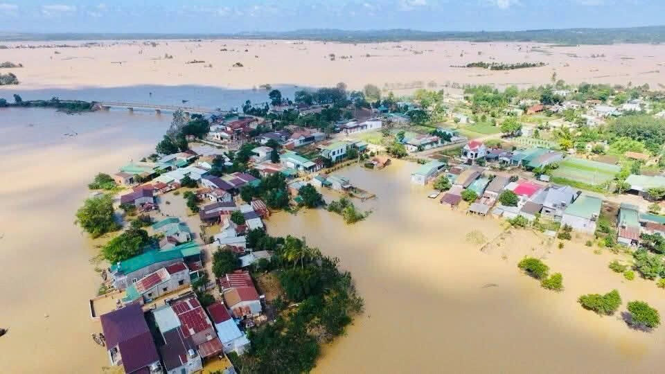 Hậu xả lũ kỷ lục, chủ thủy điện Sông Ba Hạ đề xuất hỗ trợ Đắk Lắk 6 tỷ đồng - Ảnh 1