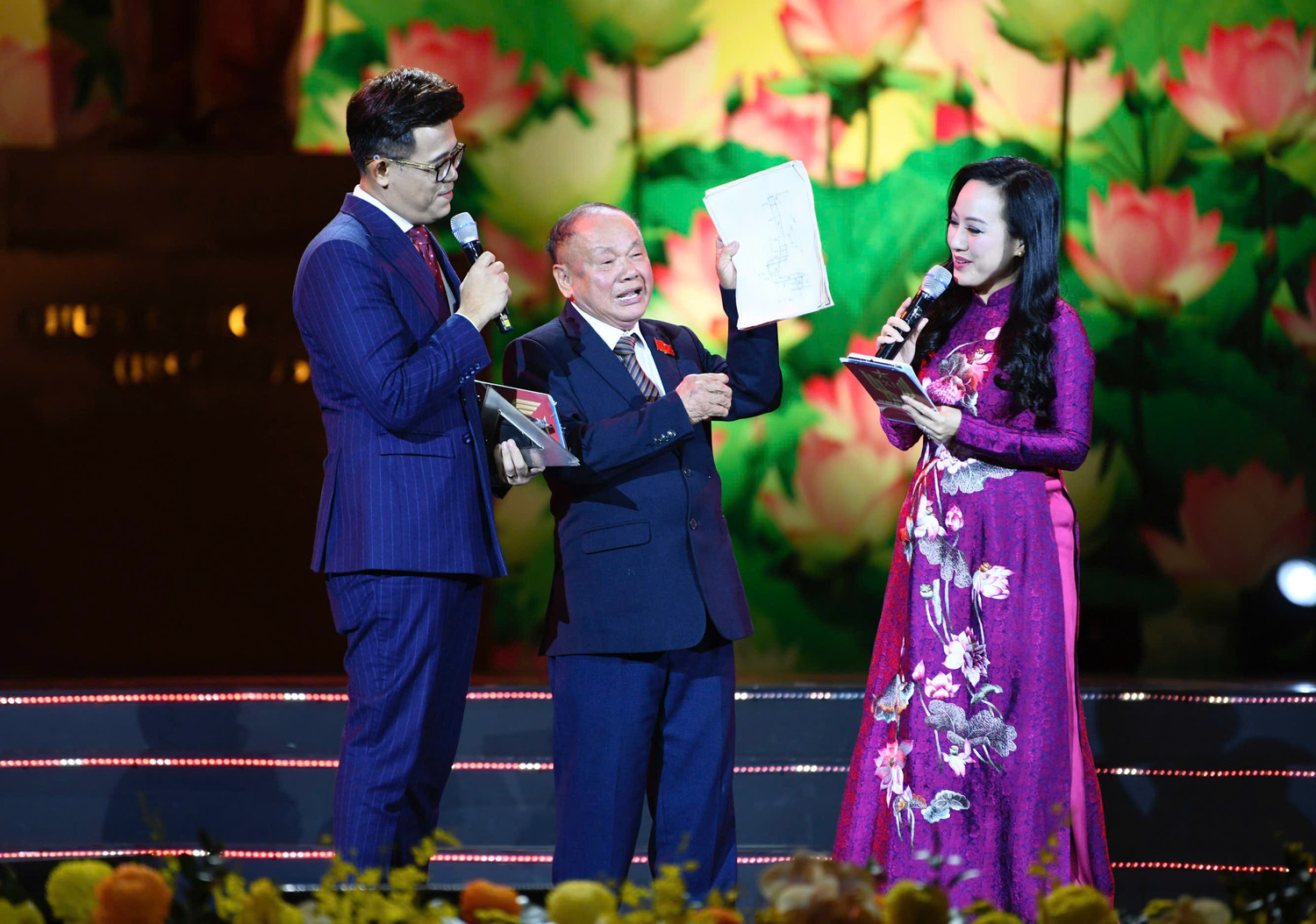 Anh hùng Lao động hơn 90 tuổi: Mỗi năm 3 đề tài nghiên cứu, trực tiếp điều hành DN cơ khí tại Lào Cai, mỗi ngày làm từ 5 giờ sáng đến đêm - Ảnh 2