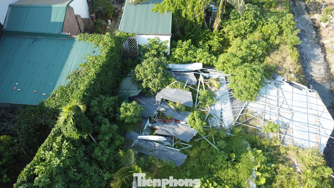 Phường rộng nhất Hà Nội ‘xoay như chong chóng’ với vi phạm xây dựng: Cũ chưa dỡ, mới đã mọc - Ảnh 4