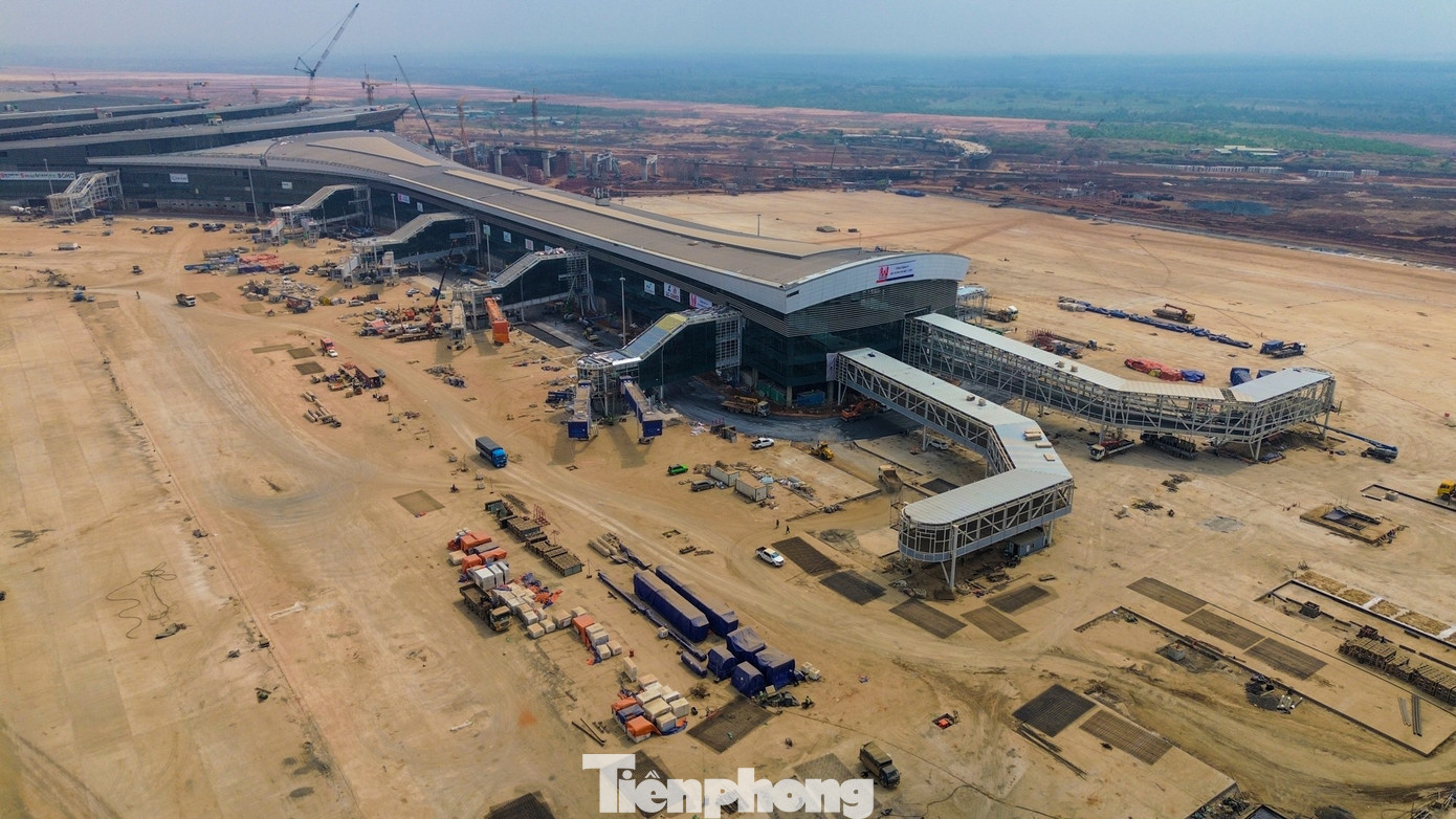Toàn cảnh nhà ga nghìn tỷ sân bay Long Thành trước ngày đón chuyến bay đầu tiên - Ảnh 4