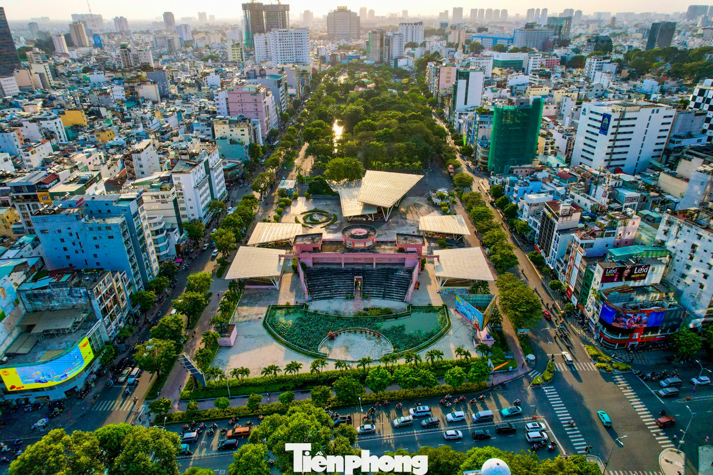 Cận cảnh sân khấu giữa trung tâm TPHCM sắp thành bãi giữ xe metro - Ảnh 4